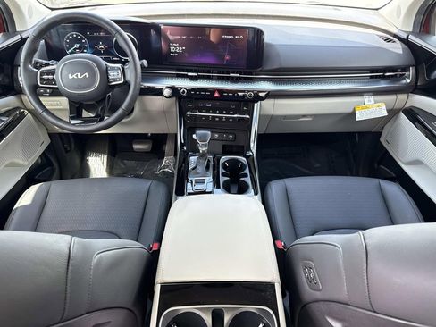 Used 2024 Kia Carnival SX Prestige FWD image 17