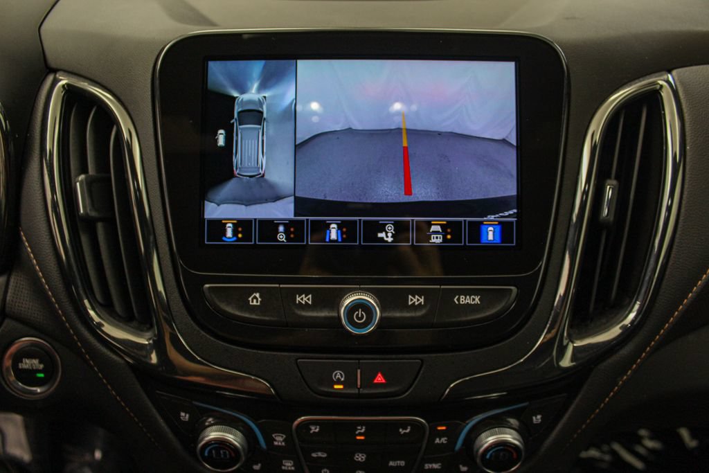 Used 2023 Chevrolet Equinox Premier AWD/4WD image 32