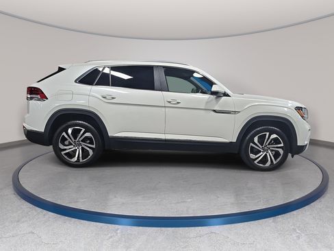 Used 2023 Volkswagen Atlas Cross Sport SEL AWD/4WD image 4