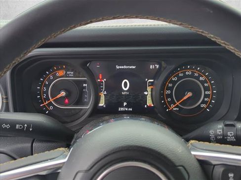Used 2024 Jeep Wrangler Unlimited Sahara w/ Technology Group AWD/4WD image 18