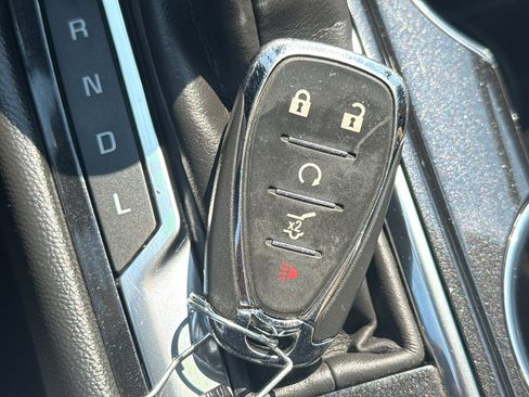 Certified 2022 Chevrolet Equinox Premier AWD/4WD image 37