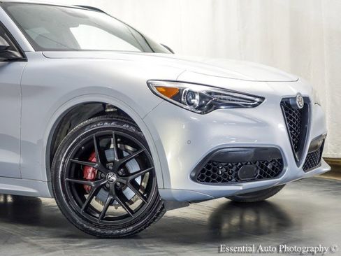 Used 2020 Alfa Romeo Stelvio Ti Sport w/ Quick Order Package 22S Sport AWD/4WD image 2
