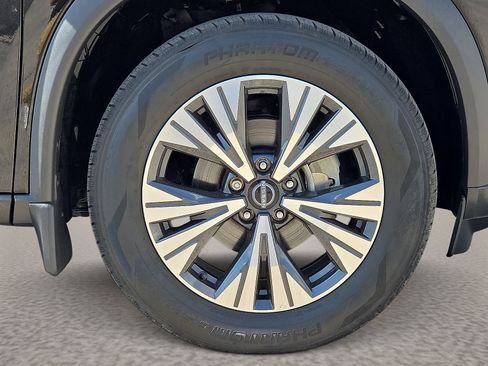Used 2023 Nissan Rogue SV FWD image 7