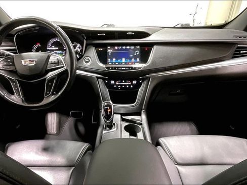 Used 2019 Cadillac XT5 Luxury w/ Sport Package AWD/4WD image 15