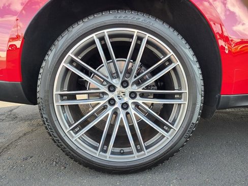 Used 2024 Porsche Macan w/ Premium Plus Package image 16