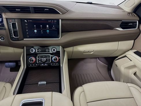 Used 2023 GMC Yukon XL Denali w/ Denali Reserve Package image 27