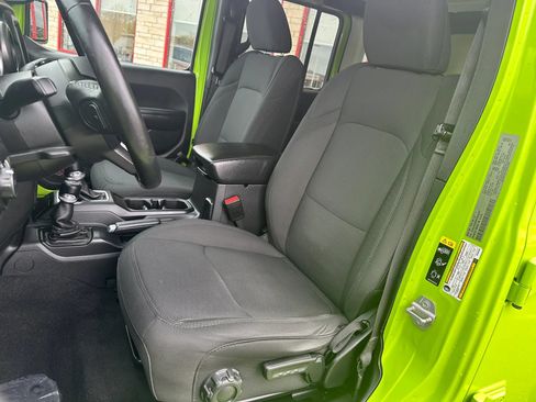 Used 2021 Jeep Wrangler Unlimited Sport AWD/4WD image 9