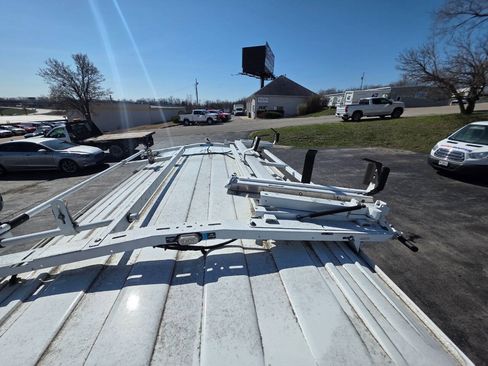 Used 2017 Chevrolet Express 2500 RWD image 12