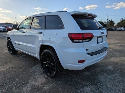 Used 2020 Jeep Grand Cherokee Altitude image 6