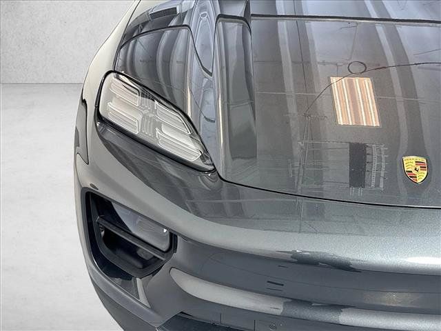 Certified 2026 Porsche Macan 4 Electric AWD/4WD image 27