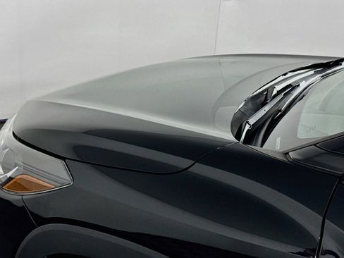 Used 2023 Toyota Corolla Cross LE w/ Moonroof Package AWD/4WD image 17