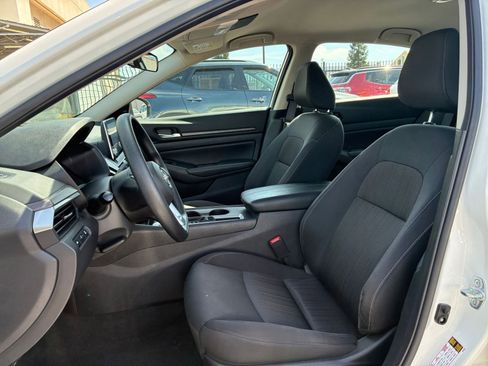 Used 2025 Nissan Altima 2.5 SV image 27