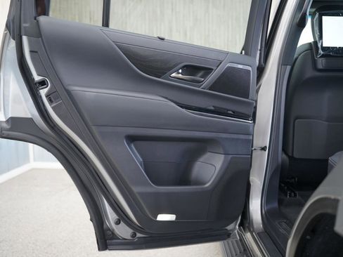 Used 2025 Lexus LX 600 4WD w/ Appearance Package image 39