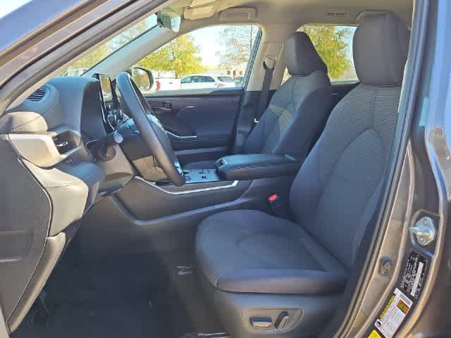 Used 2023 Toyota Highlander L FWD image 14