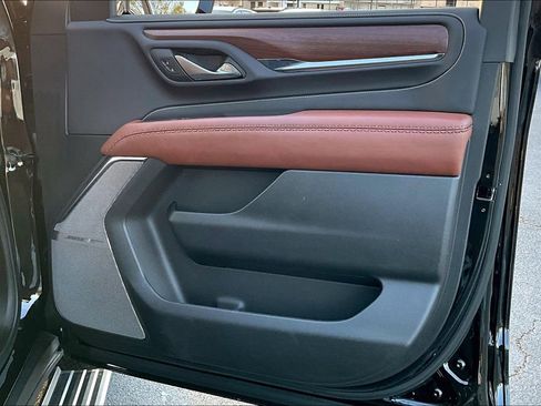 Used 2023 GMC Yukon Denali Ultimate image 24