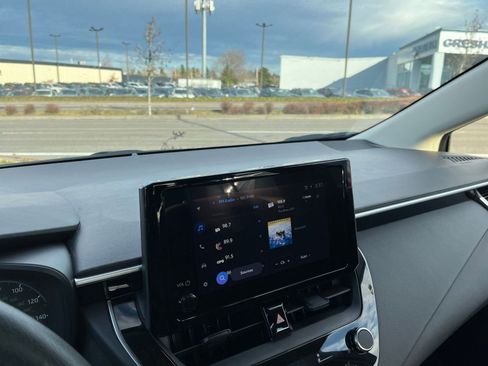 Used 2025 Toyota Corolla LE image 18