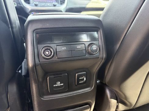 Used 2017 GMC Acadia SLT AWD/4WD image 23