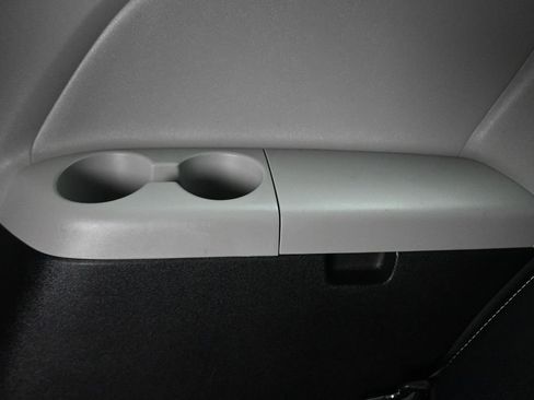 Used 2016 Toyota Sienna SE Premium w/ Protection Package FWD image 42