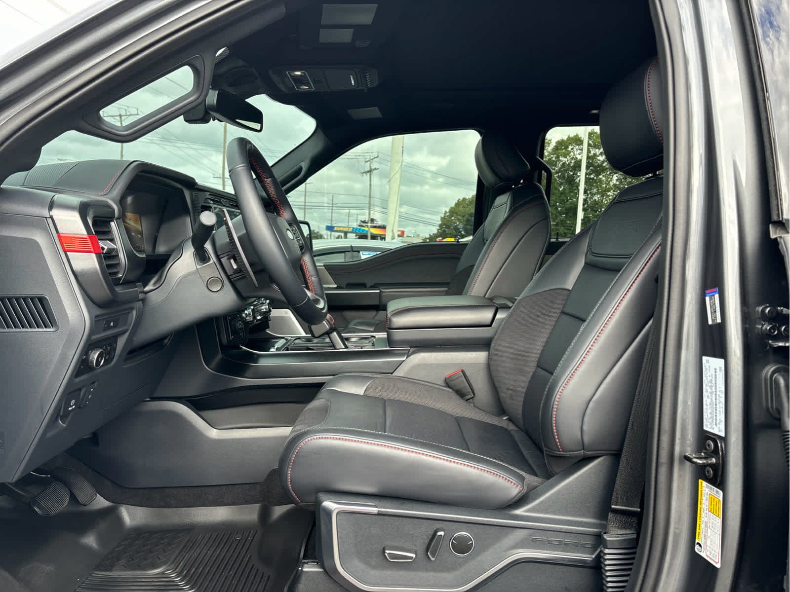 Used 2025 Ford F150 Raptor AWD/4WD image 8