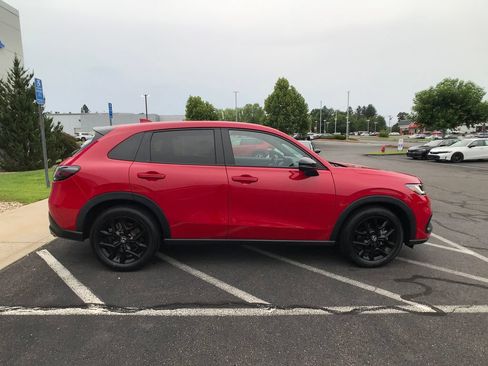 Certified 2025 Honda HR-V Sport image 14