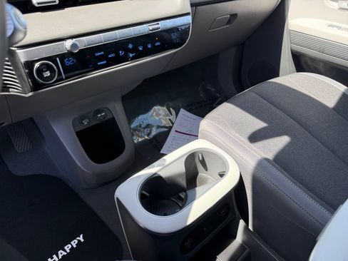 Used 2024 Hyundai Ioniq 5 SEL image 13