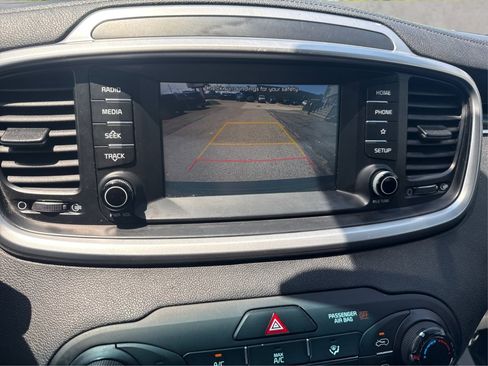 Used 2019 Kia Sorento L FWD image 30