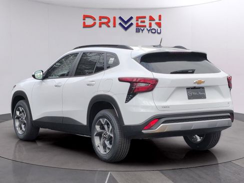 New 2026 Chevrolet Trax LT w/ Driver Confidence Package image 3