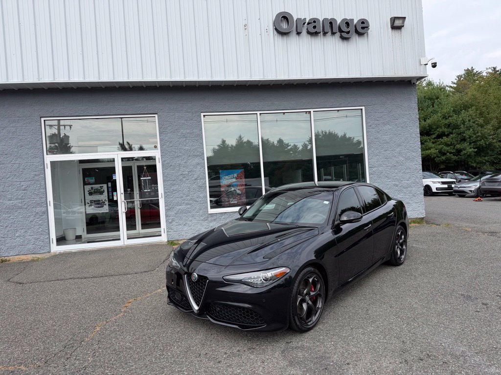 Used 2018 Alfa Romeo Giulia Ti Sport w/ Quick Order Package 22S Sport AWD/4WD image 1