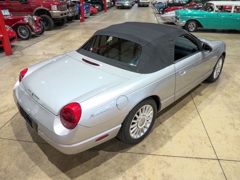 Used 2004 Ford Thunderbird Deluxe image 28