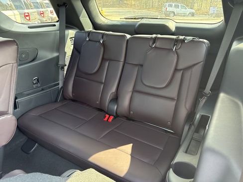 New 2026 Ford Explorer Platinum image 31