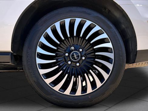 Used 2020 Lincoln Navigator Black Label AWD/4WD image 11
