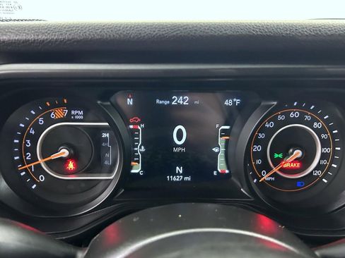 Certified 2025 Jeep Wrangler Sport S image 14