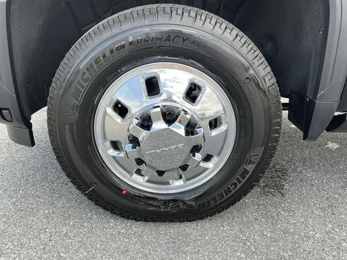 New 2026 GMC Sierra 3500 Denali Ultimate AWD/4WD image 9