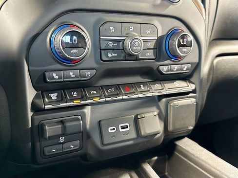 Used 2022 Chevrolet Silverado 3500 High Country w/ Z71 Off-Road Package AWD/4WD image 27