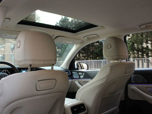 Used 2020 Mercedes-Benz GLE 350 4MATIC w/ Premium Package image 24