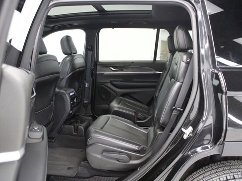 Used 2024 Jeep Grand Cherokee L Limited w/ Luxury Tech Group II image 38