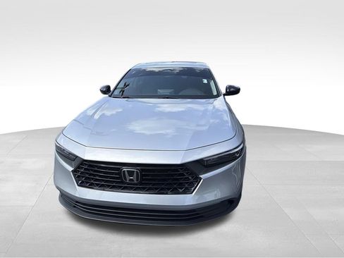 Used 2025 Honda Accord SE image 5