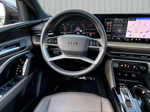 Used 2025 Audi Q5 Premium w/ Convenience Package AWD/4WD image 8