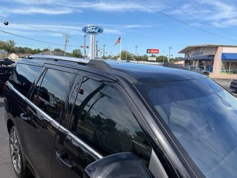 Used 2025 Ford Expedition Max Platinum w/ Platinum Ultimate Package AWD/4WD image 7