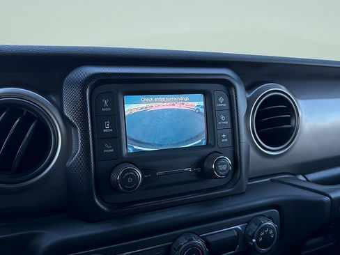Used 2020 Jeep Wrangler Unlimited Sport AWD/4WD image 16