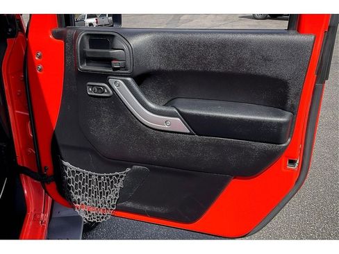 Used 2015 Jeep Wrangler Unlimited Sahara w/ Dual Top Group AWD/4WD image 25