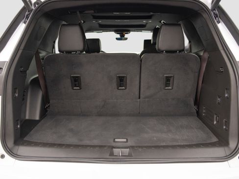 Used 2024 Chevrolet Traverse High Country image 14