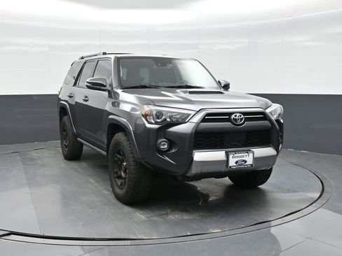 Used 2022 Toyota 4Runner TRD Off-Road Premium AWD/4WD image 10
