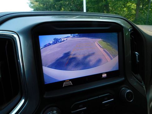 Used 2021 Chevrolet Silverado 1500 LT w/ Bed Protection Package AWD/4WD image 9