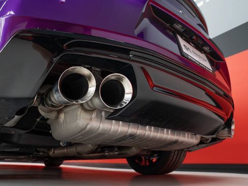 Used 2018 Chevrolet Camaro ZL1 RWD image 31
