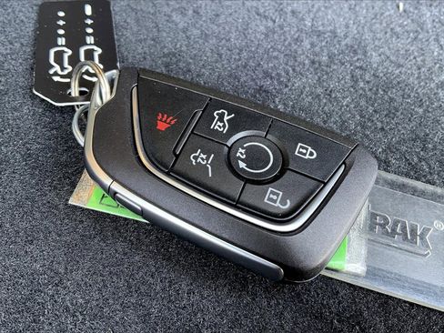 New 2025 Cadillac Escalade IQ Luxury 2 image 38