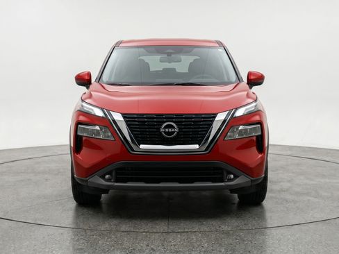 Used 2025 Nissan Rogue SV AWD/4WD image 2