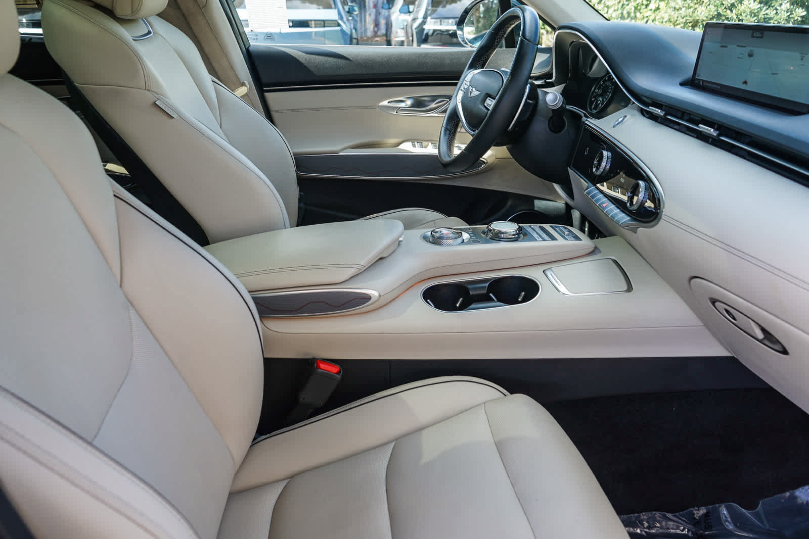 Used 2023 Genesis GV70 2.5T w/ Advanced Package AWD/4WD image 17