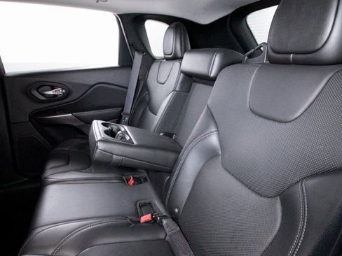 Used 2019 Jeep Cherokee Limited w/ Trailer Tow Group image 26