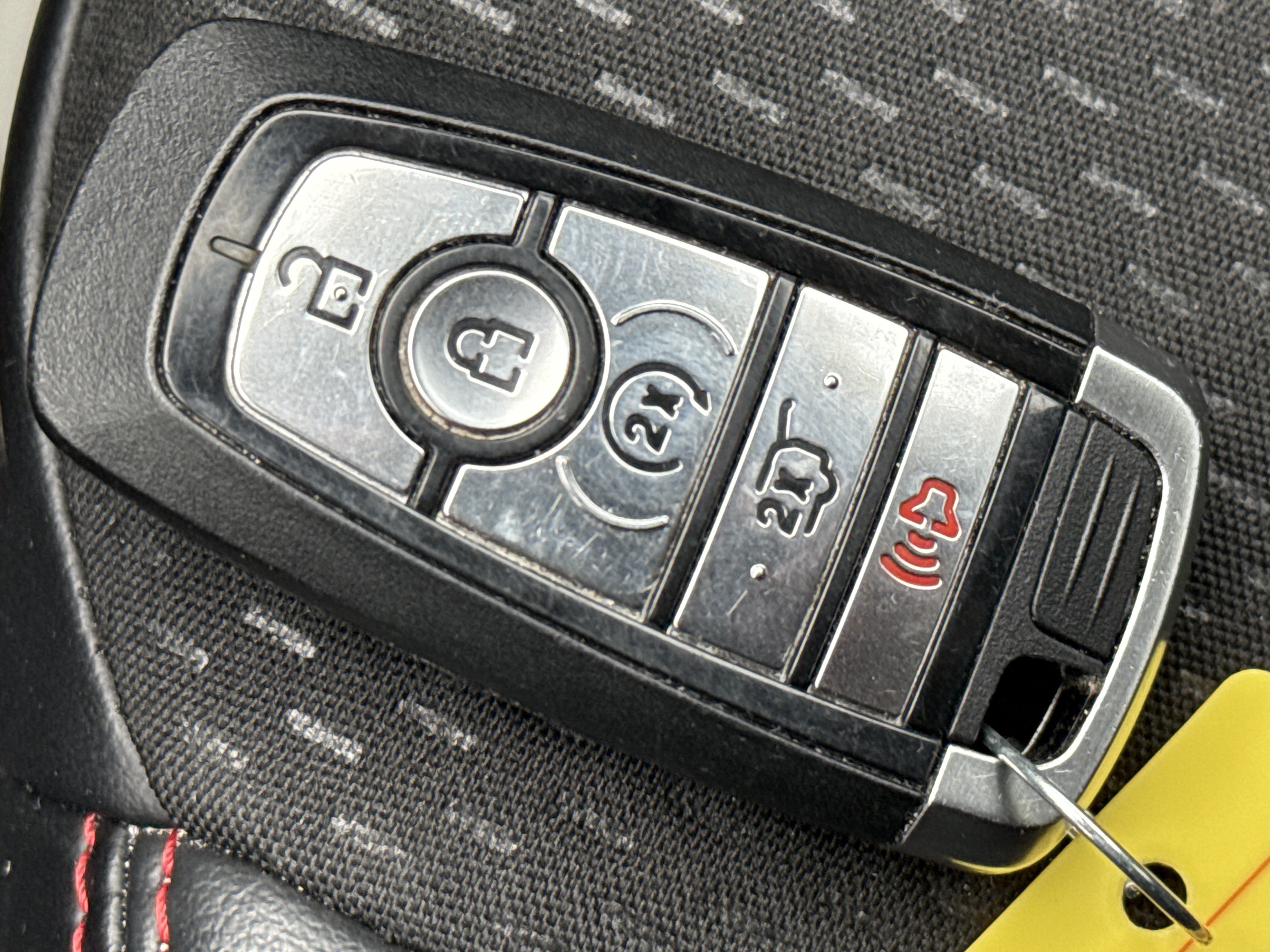 Used 2025 Ford Escape ST-Line Select AWD/4WD image 28